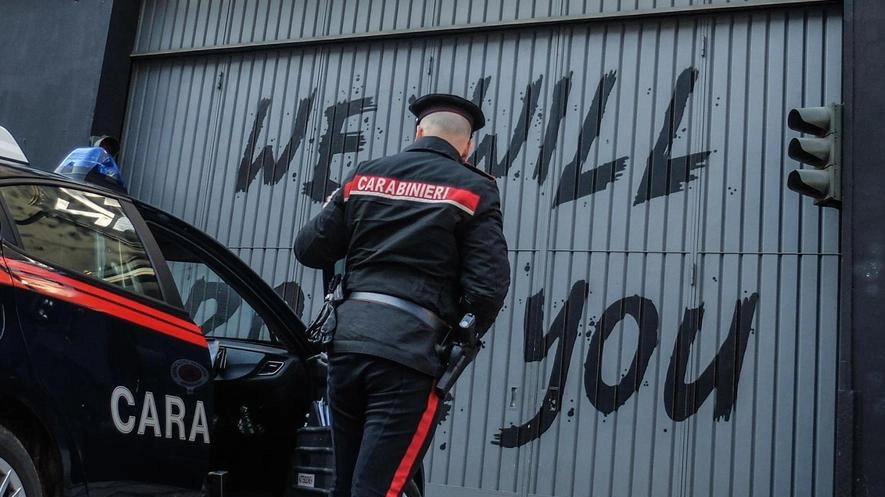 Una pattuglia dei carabinieri davanti alla discoteca Alcatraz di Milano