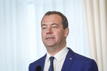 “Le sparate di Medvedev coincidono con le consegne di vino dall’Italia”