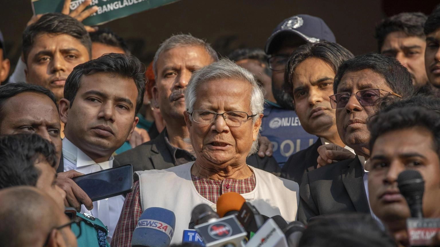 Bangladesh: Yunus, il Paese ha ottenuto una seconda indipendenza