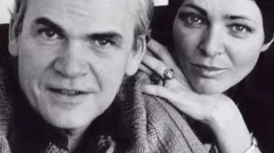 Milan Kundera con la moglie Vera