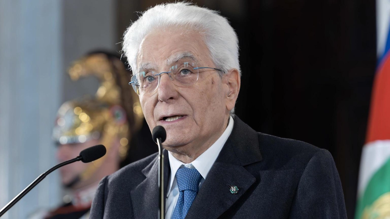 Mattarella esprime cordoglio per la sparatoria di Örebro, condanna la violenza e augura pronta guarigione ai feriti.