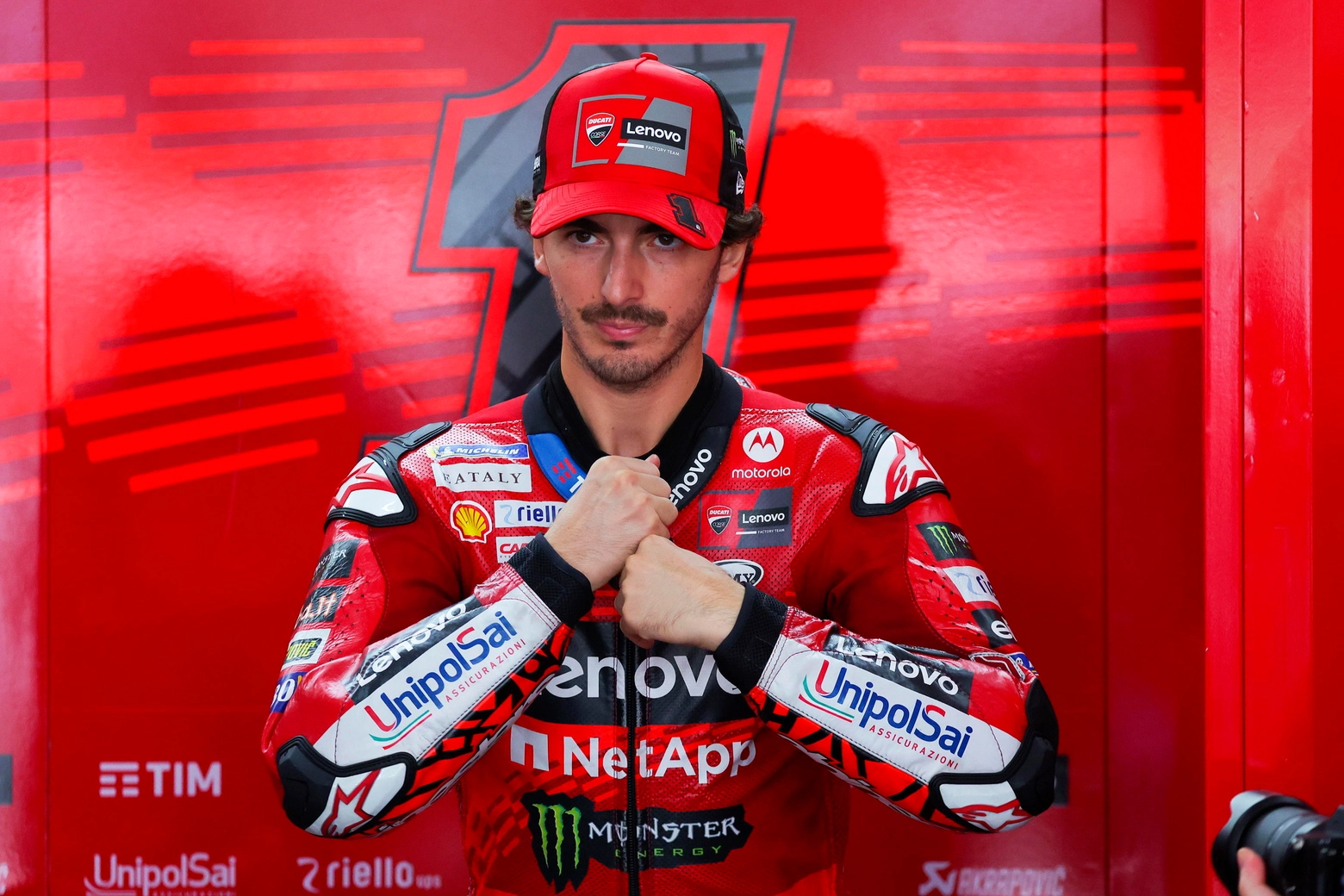 Francesco Bagnaia in lotta per il titolo mondiale di MotoGp (Ansa)