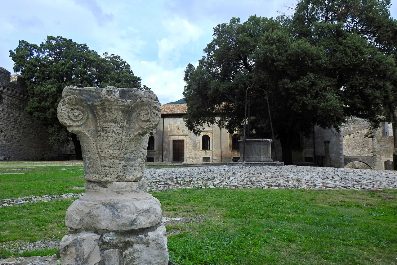 Castello di Sermoneta, Lazio