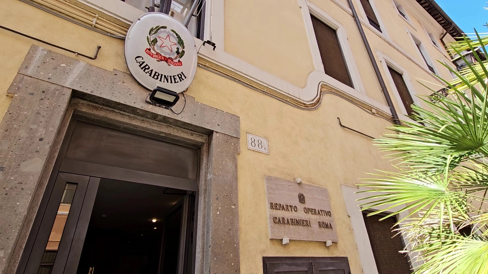 Violenze e torture a pazienti in centro gestito dalla Croce Rossa, 10 arresti a Roma (Ansa)