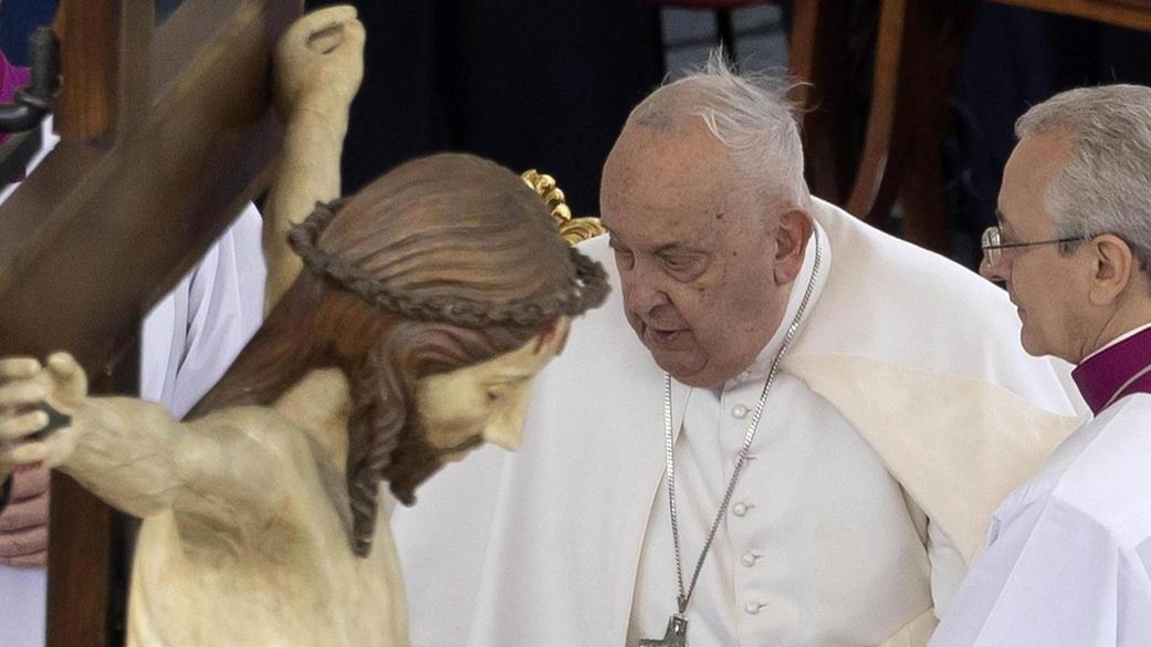 Il Papa e l’ipotesi rinuncia. Il cardinale: decide lui: "Dipende dalla ripresa"