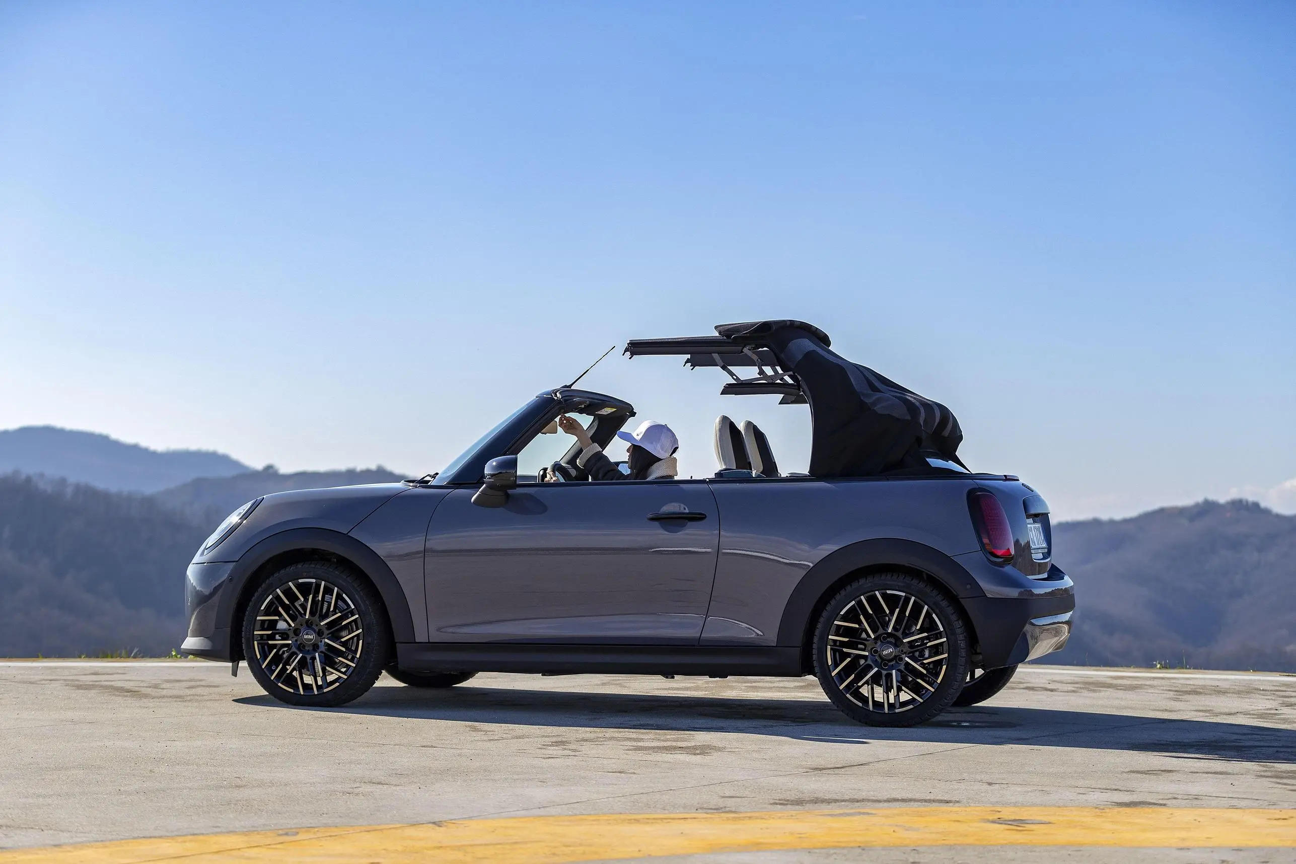 Mini Cabrio. Emozione pura a cielo aperto