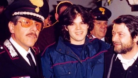 Cesare Casella con il papà Luigi il 29 gennaio 1990, giorno della liberazione
