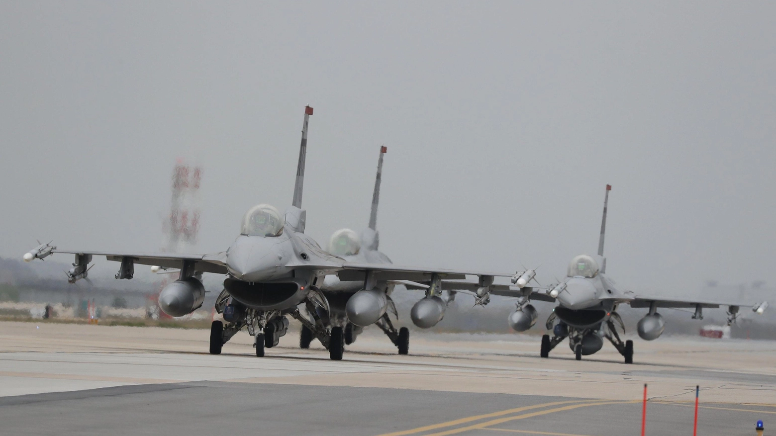 Nuovi aerei F-16 in arrivo dagli Usa nel territorio ucraino