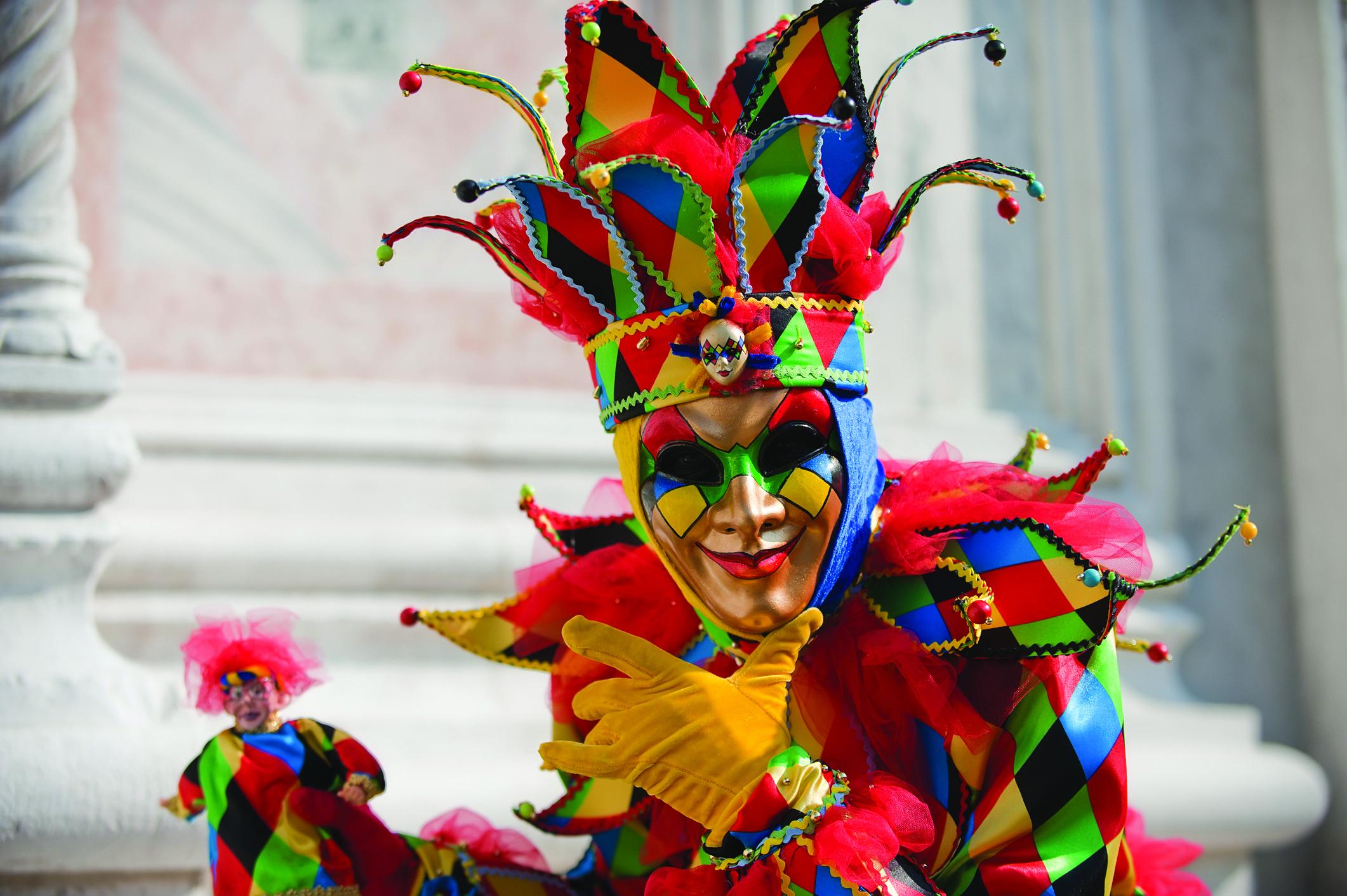 Colorate e vivaci, è la festa delle maschere. Un viaggio alla scoperta delle più famose