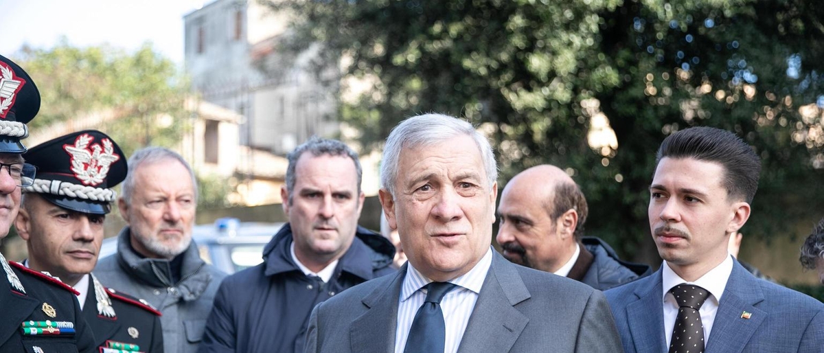 Tajani: Tensione alla Casa Bianca tra Trump e Zelensky, Europa deve restare unita