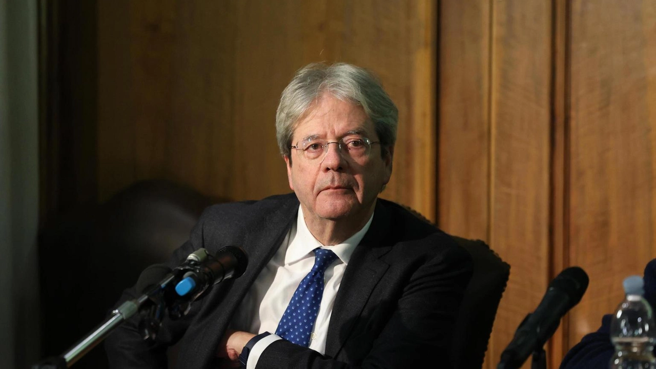 Paolo Gentiloni commenta il piano di von der Leyen, definendolo un segnale positivo per la difesa dell'Europa.