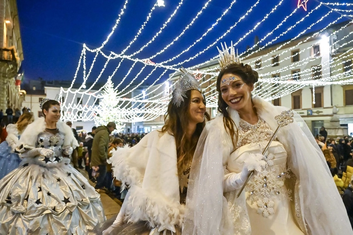 Sfilate e luci di Natale a Rimini per apertura