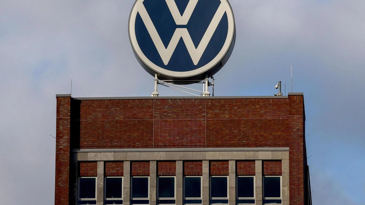 Ig Metall minaccia sciopero, 'Volkswagen ha superato i limiti'