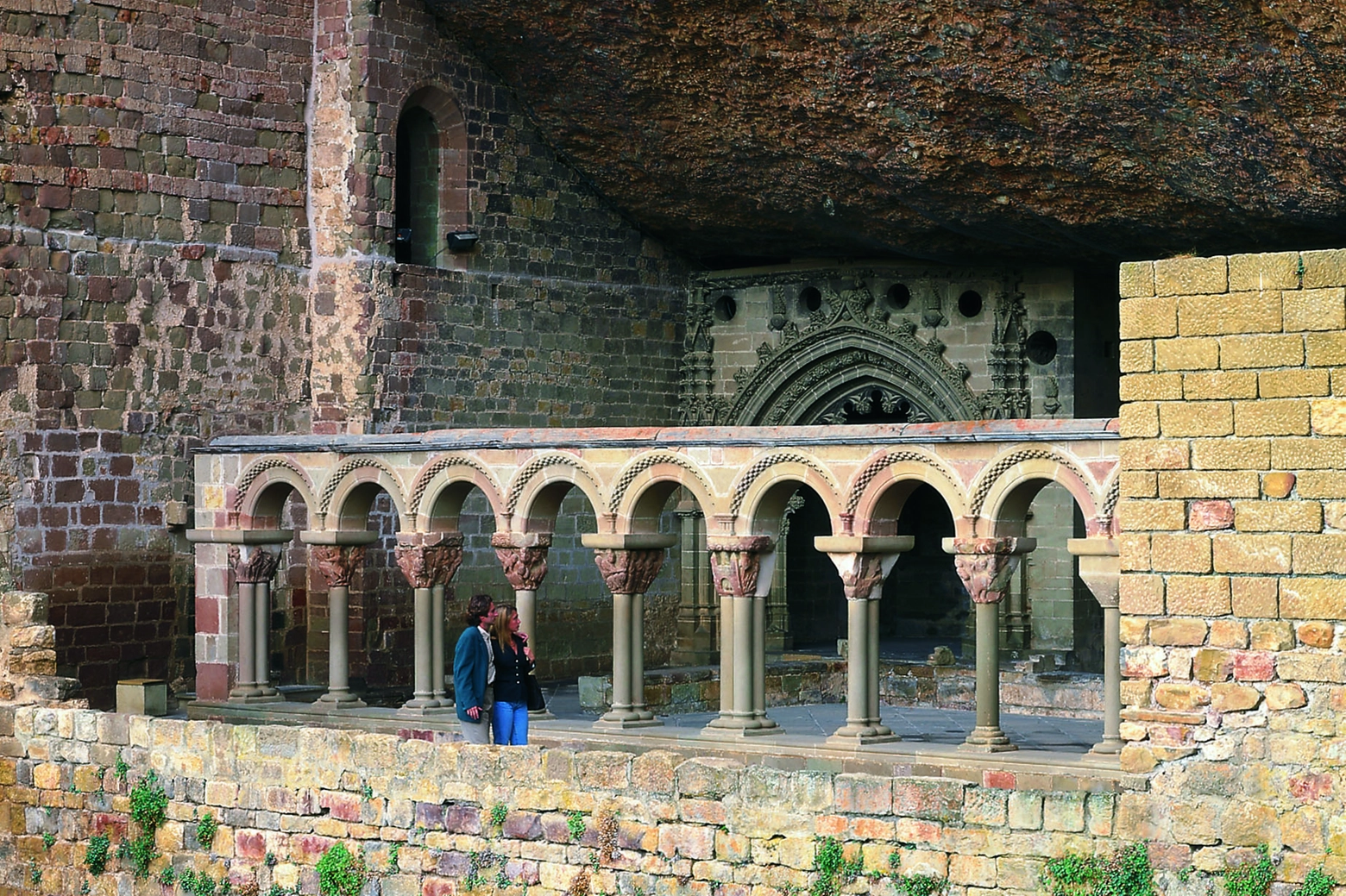 Monasterio S. Juan de la Peña - Huesca - Aragón ©Ente Spagnolo del Turismo