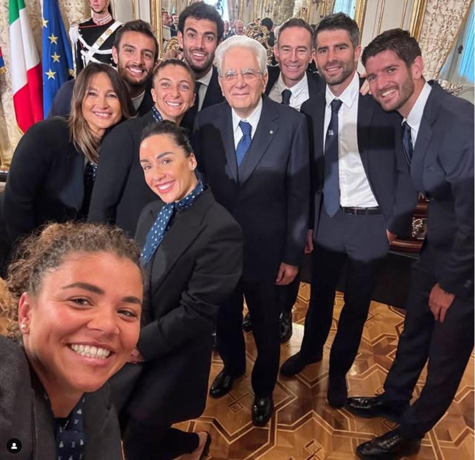 Mattarella celebra le Nazionali di Tennis al Quirinale: "Spirito di squadra fondamentale"