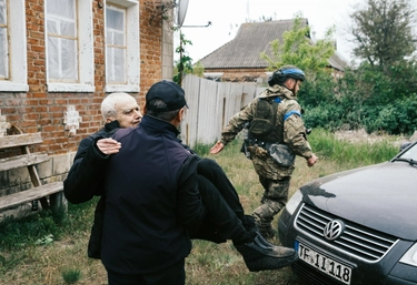 Kiev accusa Mosca: “Sta usando 40 civili come scudi umani a Vovchansk”. Cosa sta succedendo