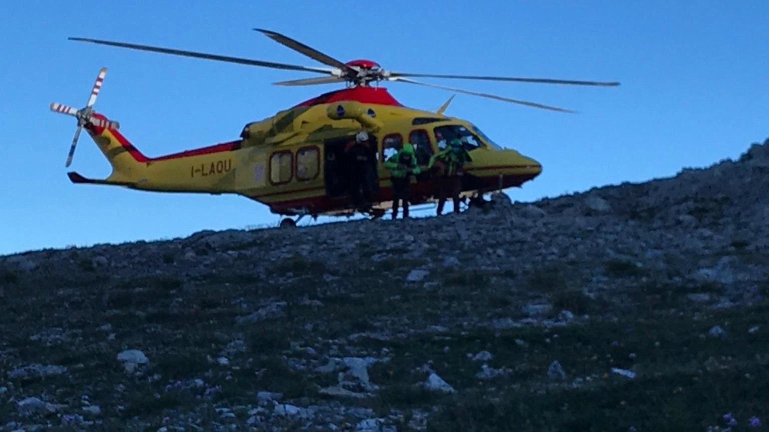 Precipita da sentiero sul Gran Sasso, muore escursionista