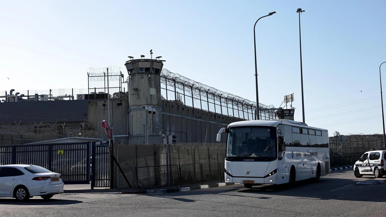 'Finchè non viene garantita liberazione sicura per gli ostaggi'