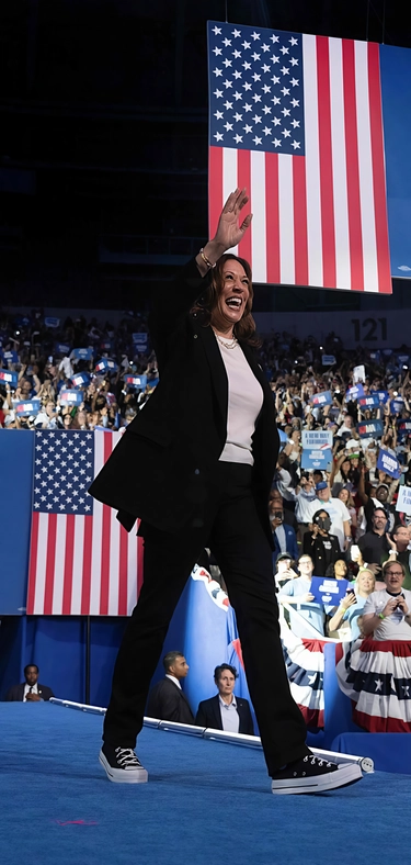 Testa a testa a un passo dalle urne. Trump rimonta in Pennsylvania. Harris avanti (a sorpresa) in Iowa