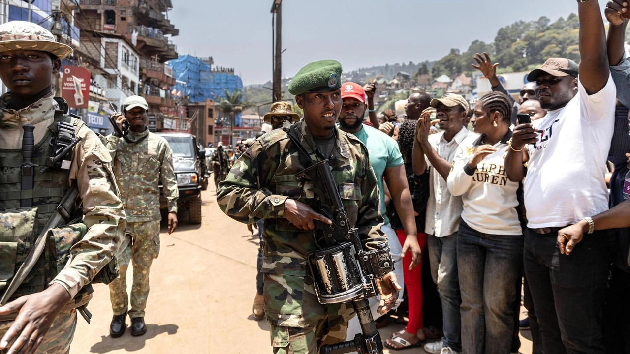 L'Angola annuncia negoziati di pace diretti tra RDC e gruppo M23 a Luanda, superato ostacolo chiave per il dialogo.