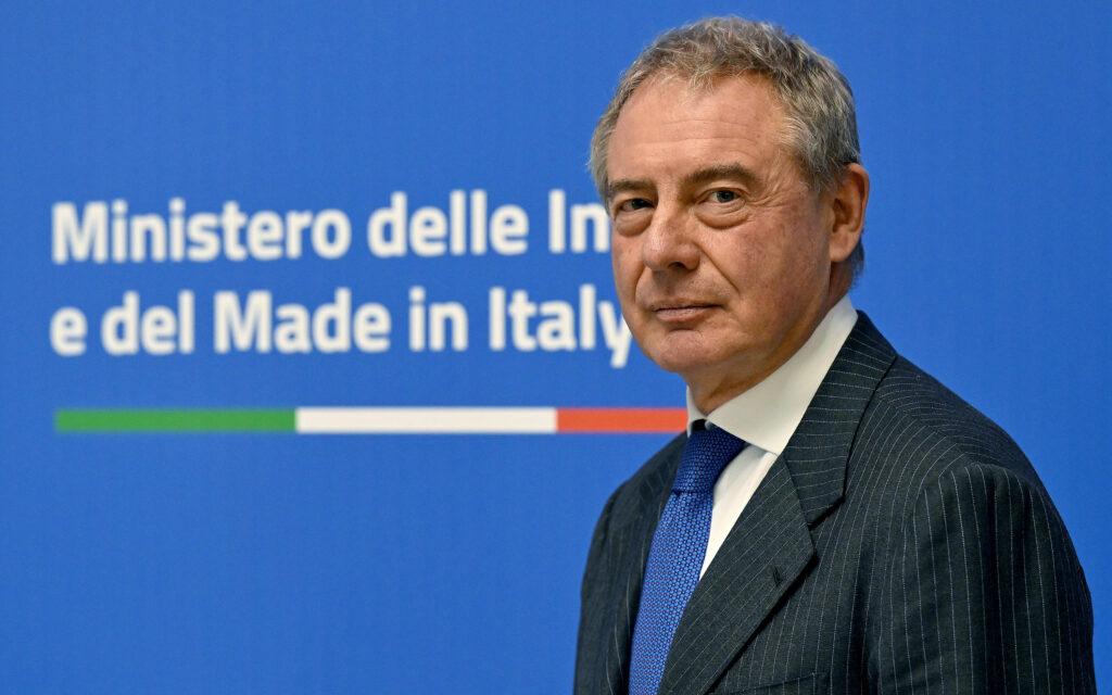 Il governo strizza l’occhio alle Pmi: stretta contro le recensioni false