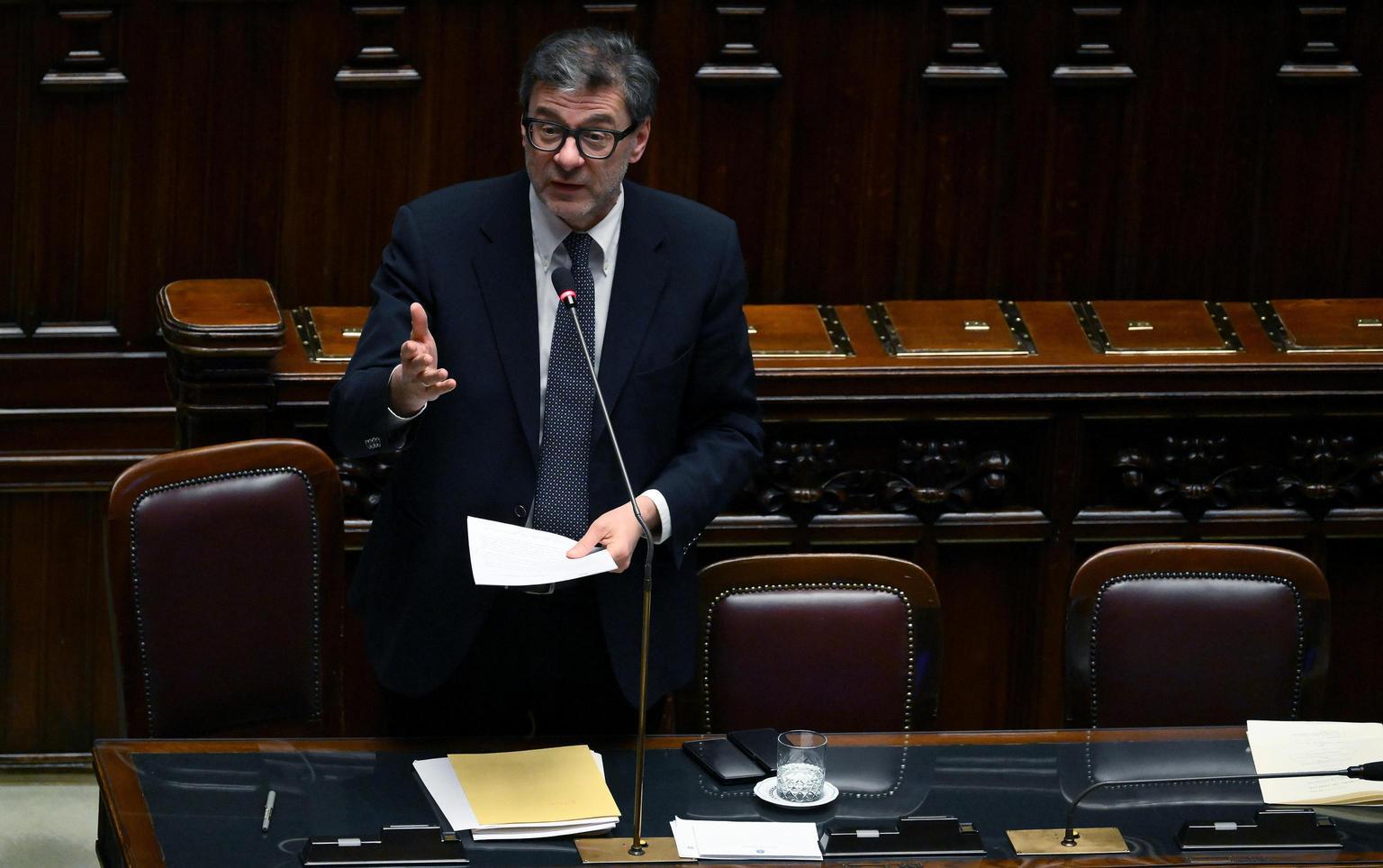 Giorgetti: Sostegno alla proposta della Lega per nuova rottamazione delle cartelle