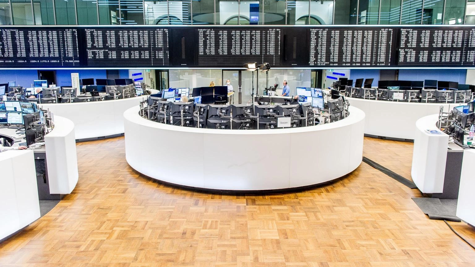 Borsa: l'Europa termina incerta, Francoforte +0,31%