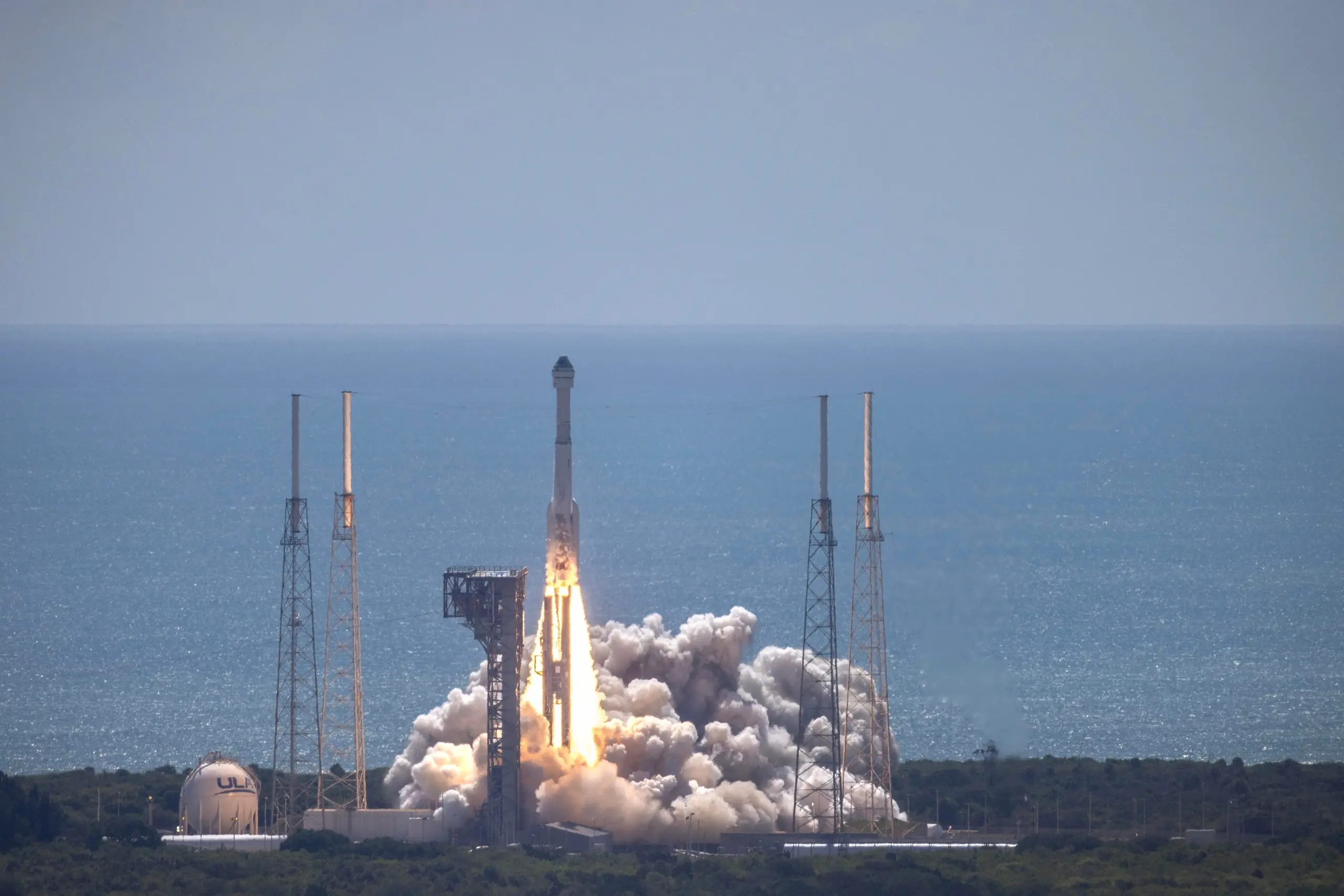 Starliner, lancio riuscito: il taxi spaziale di Boeing verso la Iss. Chi sono i due a bordo