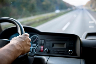 Ferentino (Frosinone), fermato tir truccato. La Stradale: “Motore da 150 km/h”