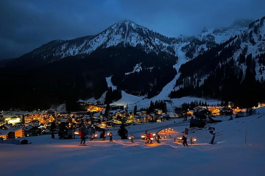 CAPODANNO SULLA NEVE - Fiaccolata ArabbaFodomTurismo