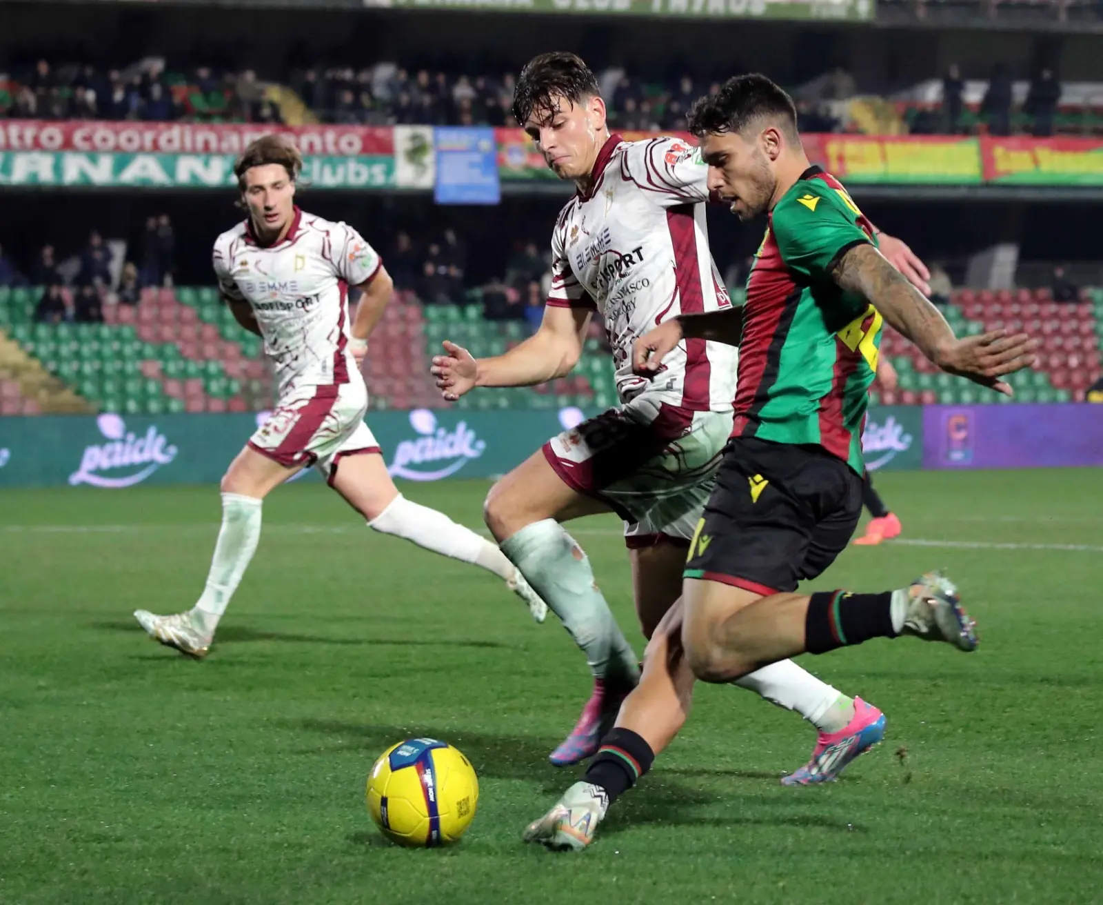 Ternana Pontedera 0-0, Fere ferme al palo