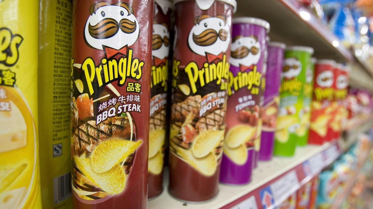 Mars tratta con Kellanova (Pringles), operazione da 30 miliardi