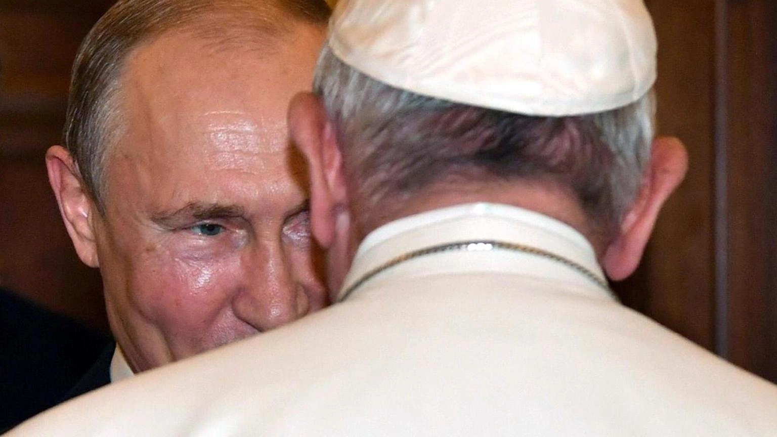 Auguri di Putin al Papa. L'ambasciata, 'difensore della pace'