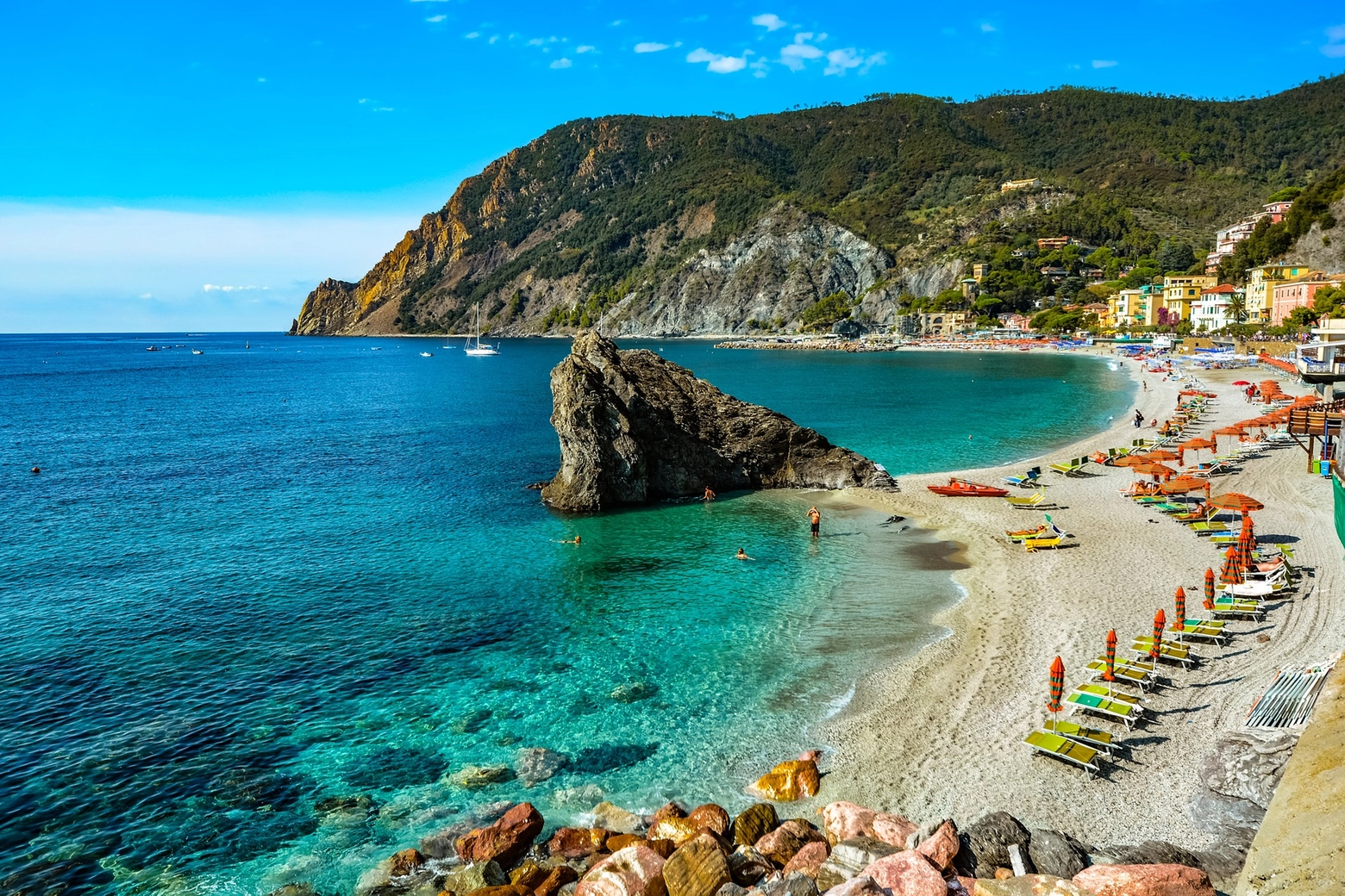 La spiaggia d Monterosso, in Liguria, è la migliore d'Italia