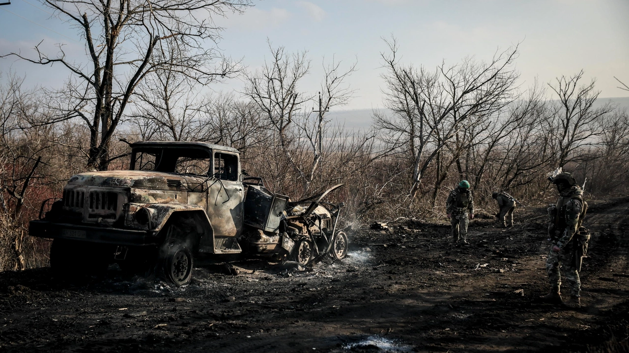 Soldati ucraini a Chasiv Yar nel Donbass (foto Ansa)