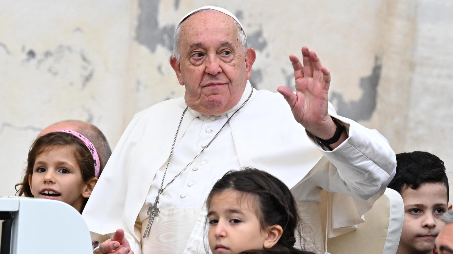 Il Papa, la Palestina sta soffrendo attacchi inumani