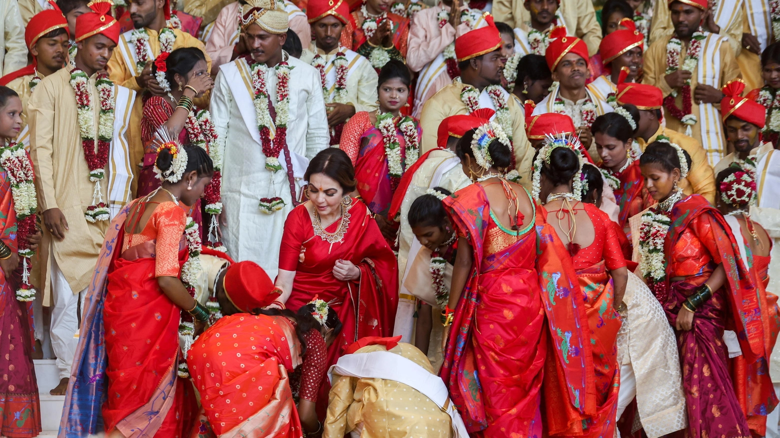 Le celebrazioni del matrimonio di massa finanziato da Ambani a inizio luglio (Ansa)