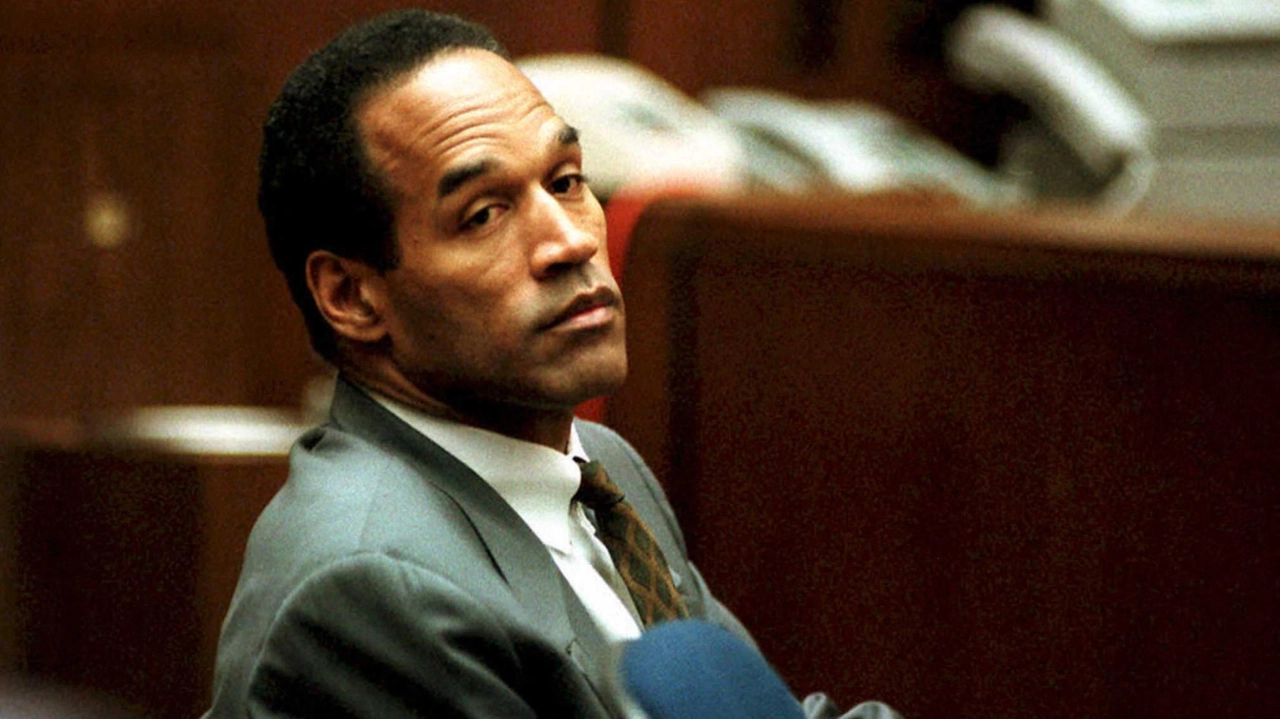 O.J. Simpson durante il processo penale nel 1994 (Ansa)