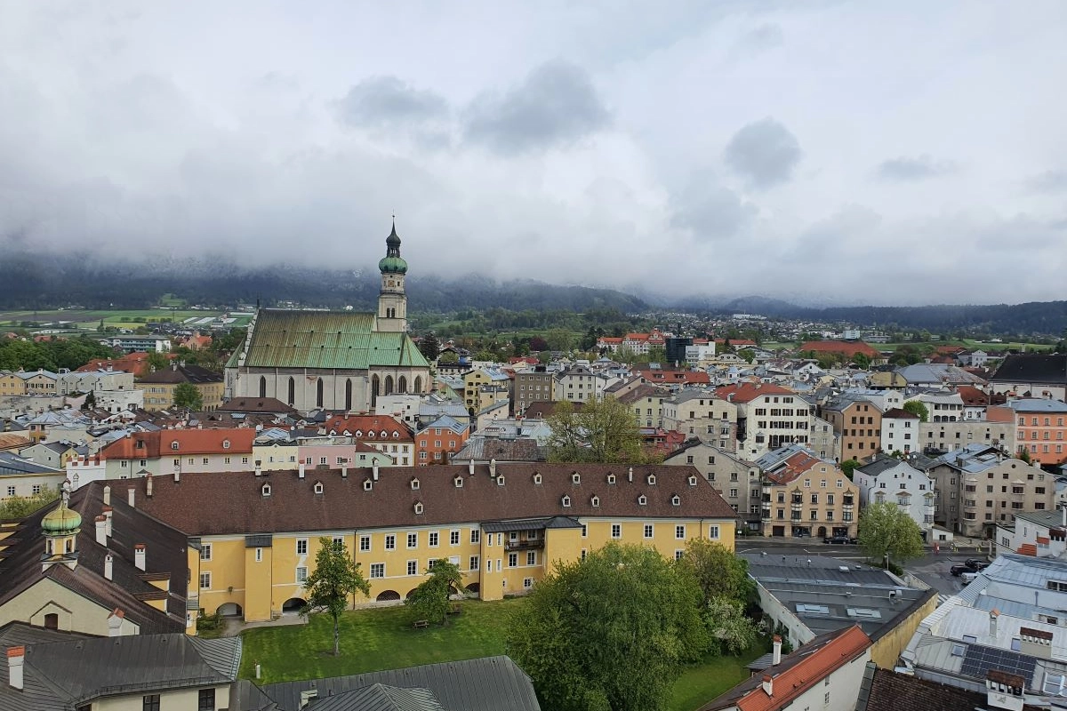 HALL - Panorama.