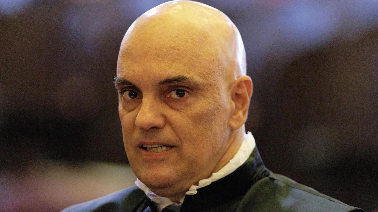 Dopo la chiusura di X attacca il magistrato Moraes