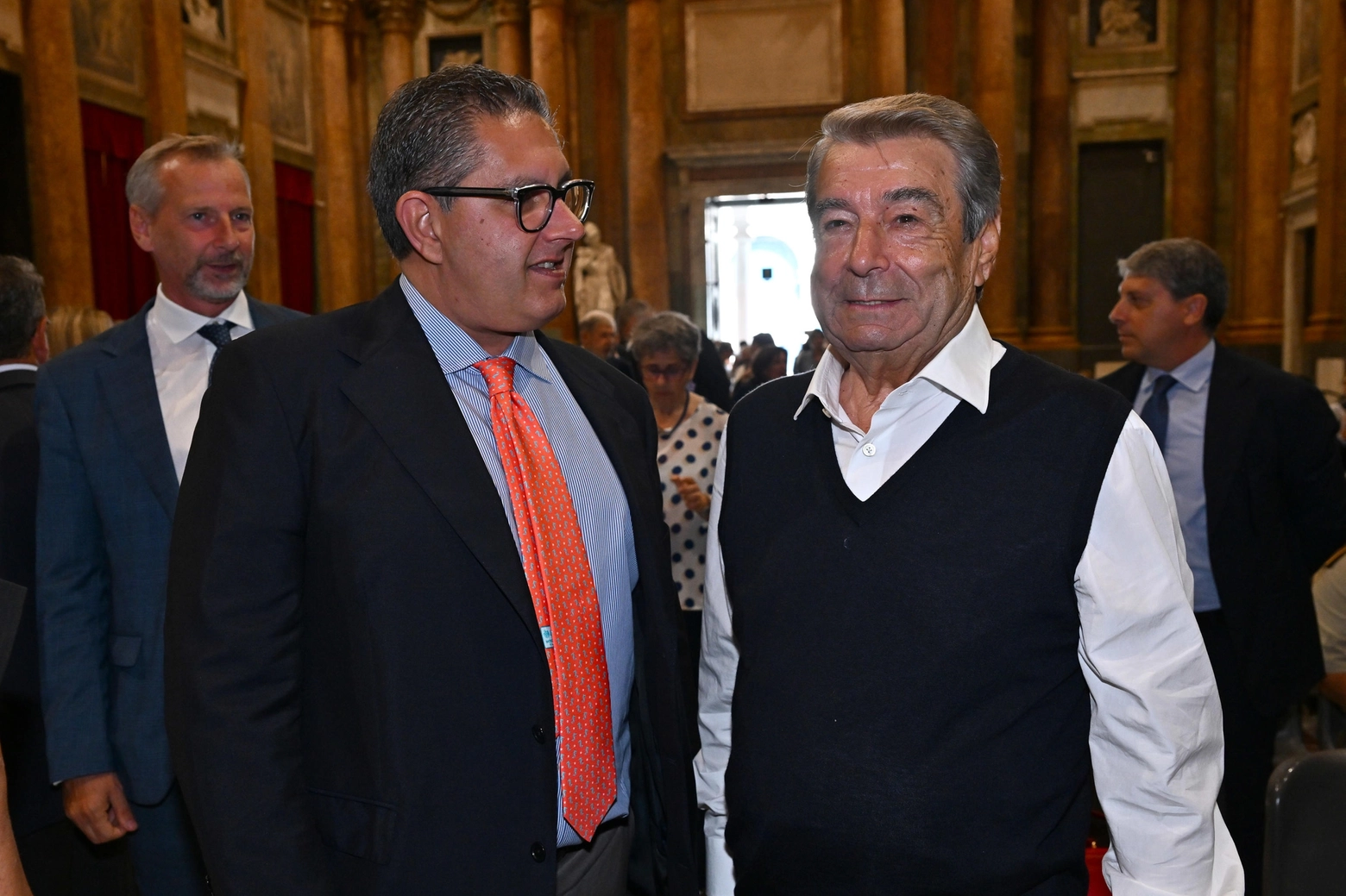 Il presidente della regione Liguria Giovanni Toti (S) e l'imprenditore Aldo Spinelli, in una foto d'archivio (Ansa)