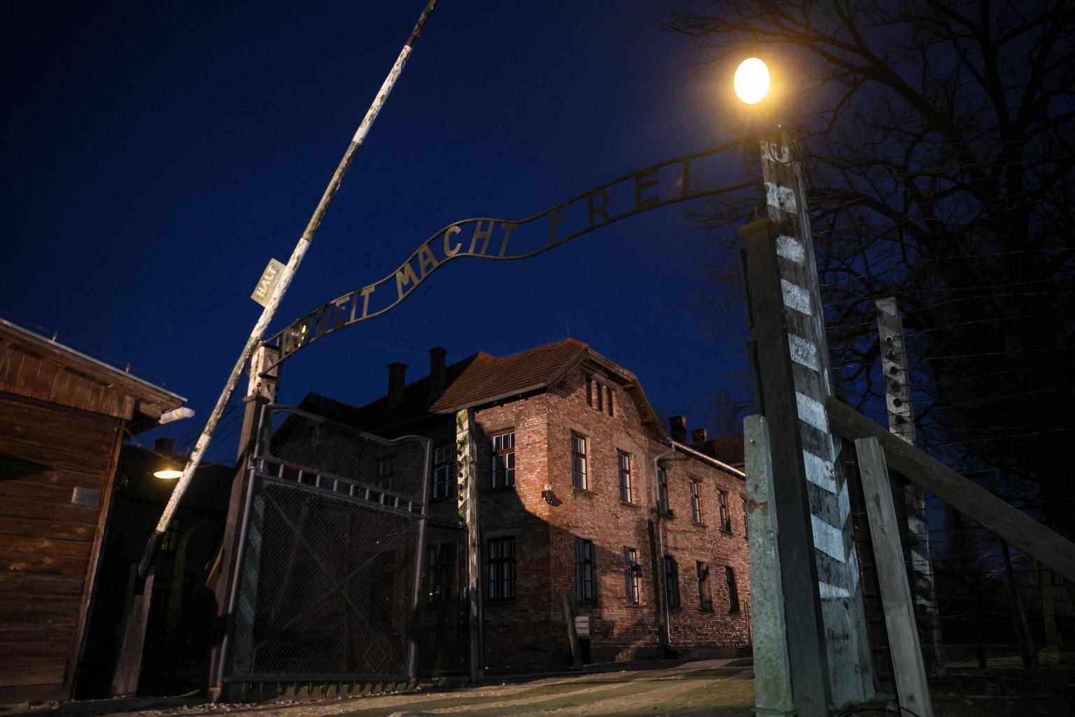 Sergio Mattarella: Auschwitz conseguenza delle leggi razziste fasciste