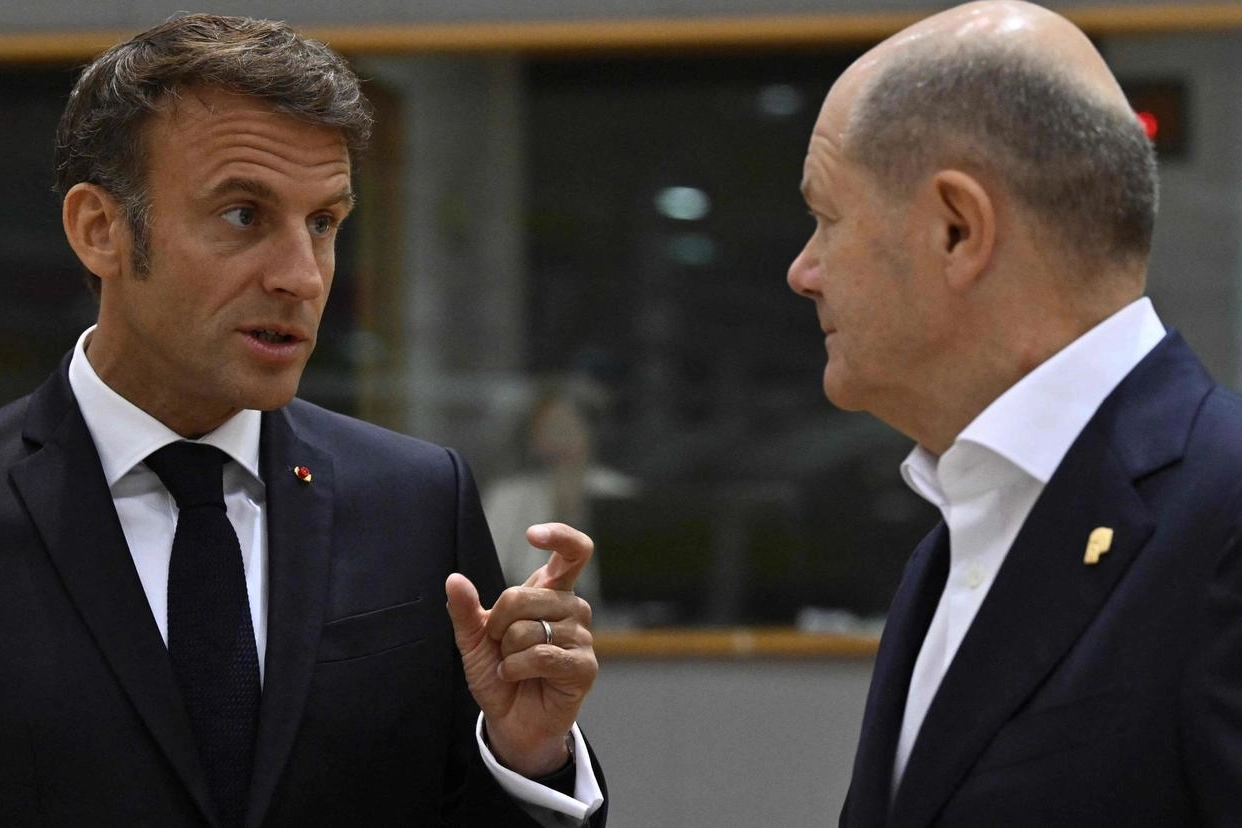 Il presidente francese Emmanuel Macron e il cancelliere tedesco Olaf Scholz