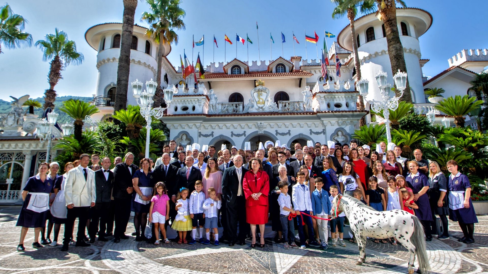 Il Castello delle cerimonie, il cast al completo 