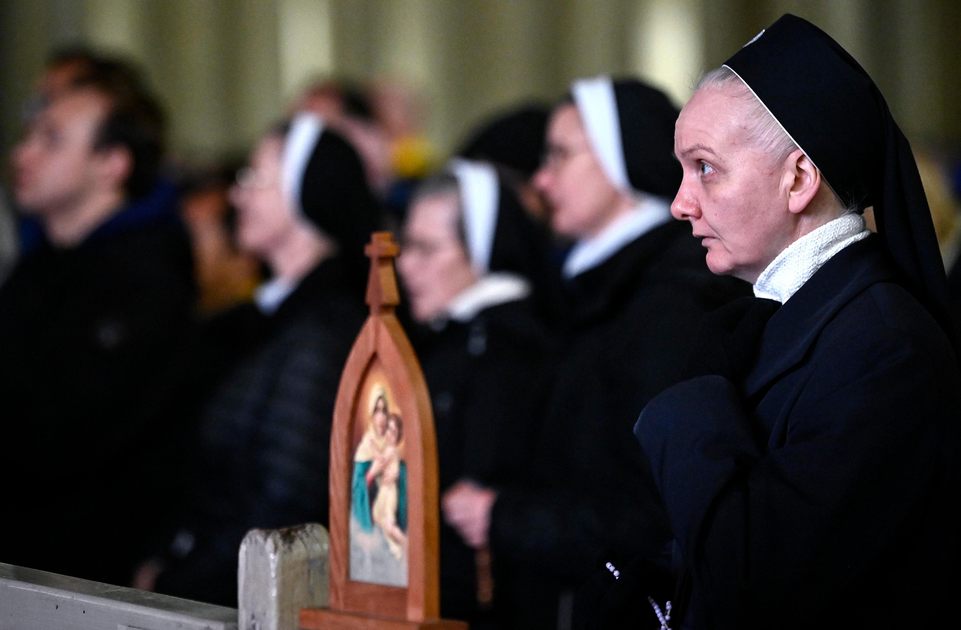 Come sta Papa Francesco oggi, le notizie in diretta. Vaticano: “Ha riposato tutta notte”