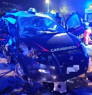 I due carabinieri morti. Travolti da un suv sull’auto di servizio: "La divisa, il loro sogno"