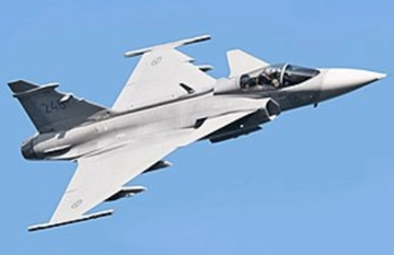 Cos’è il caccia Saab Jas 39 Gripen, il temibile ‘Grifone’ svedese versatile e di precisione