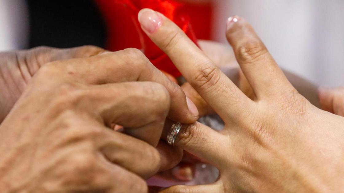 Festa di compleanno diventa matrimonio a insaputa degli ospiti