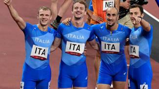 Finale Staffetta 4x100 Con Jacobs: Italia Medaglia D'oro - Olimpiadi ...